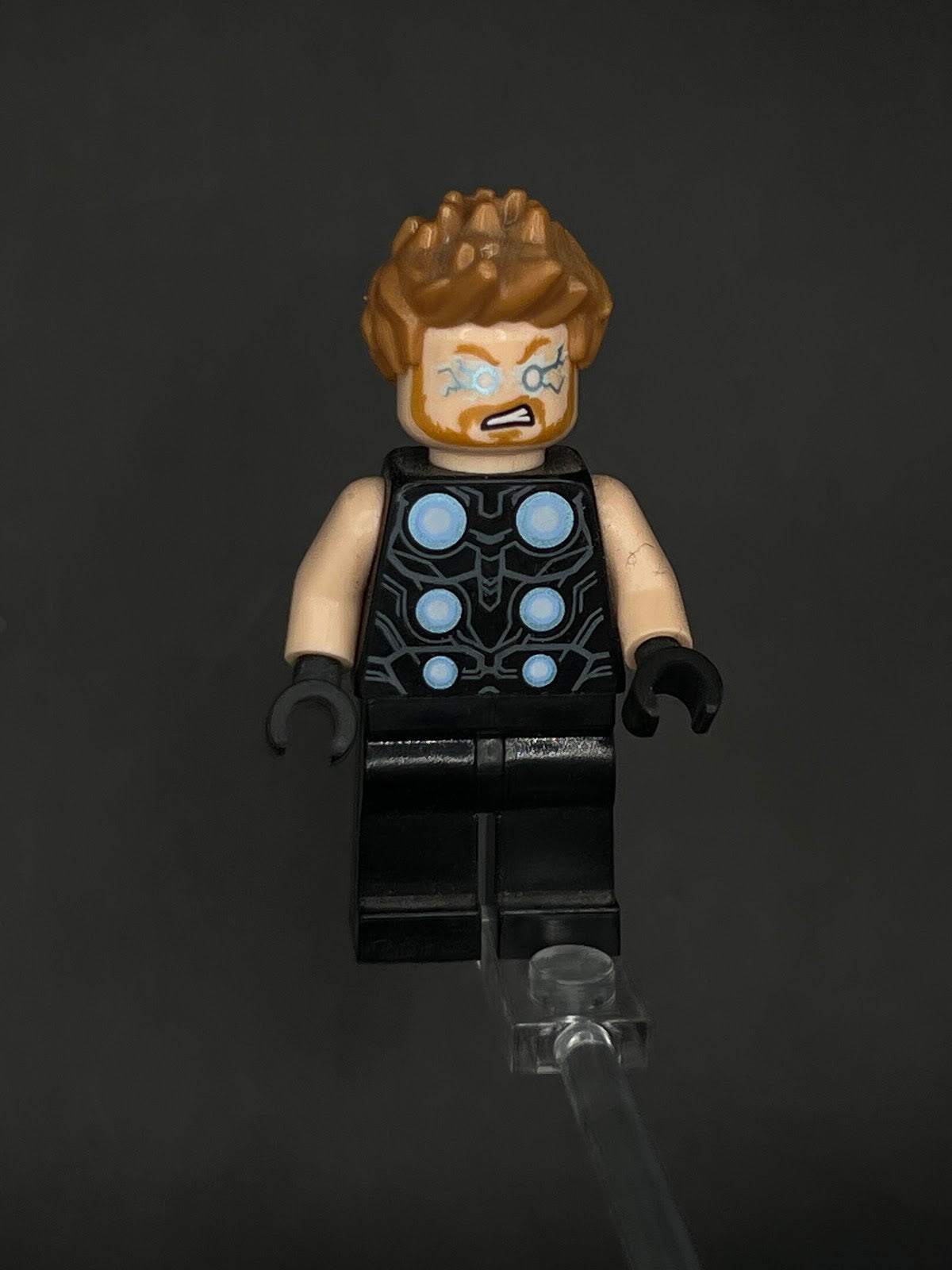 LEGO Minifigura Thor Sin Mangas Y Pelo Corto Infinity War - Marvel Épica