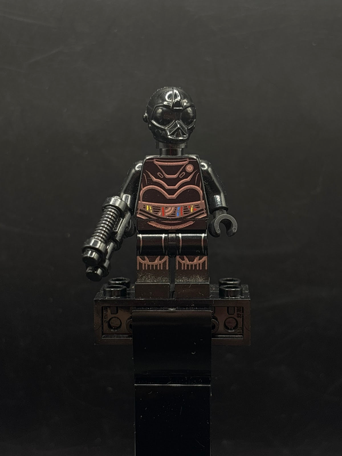 NI-L8 Protocol Droid - Foto real - DagaBlocks