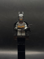 Batman - Dark Bluish Gray Suit, Gold Belt, Dark Bluish Gray Hands - Foto real - DagaBlocks