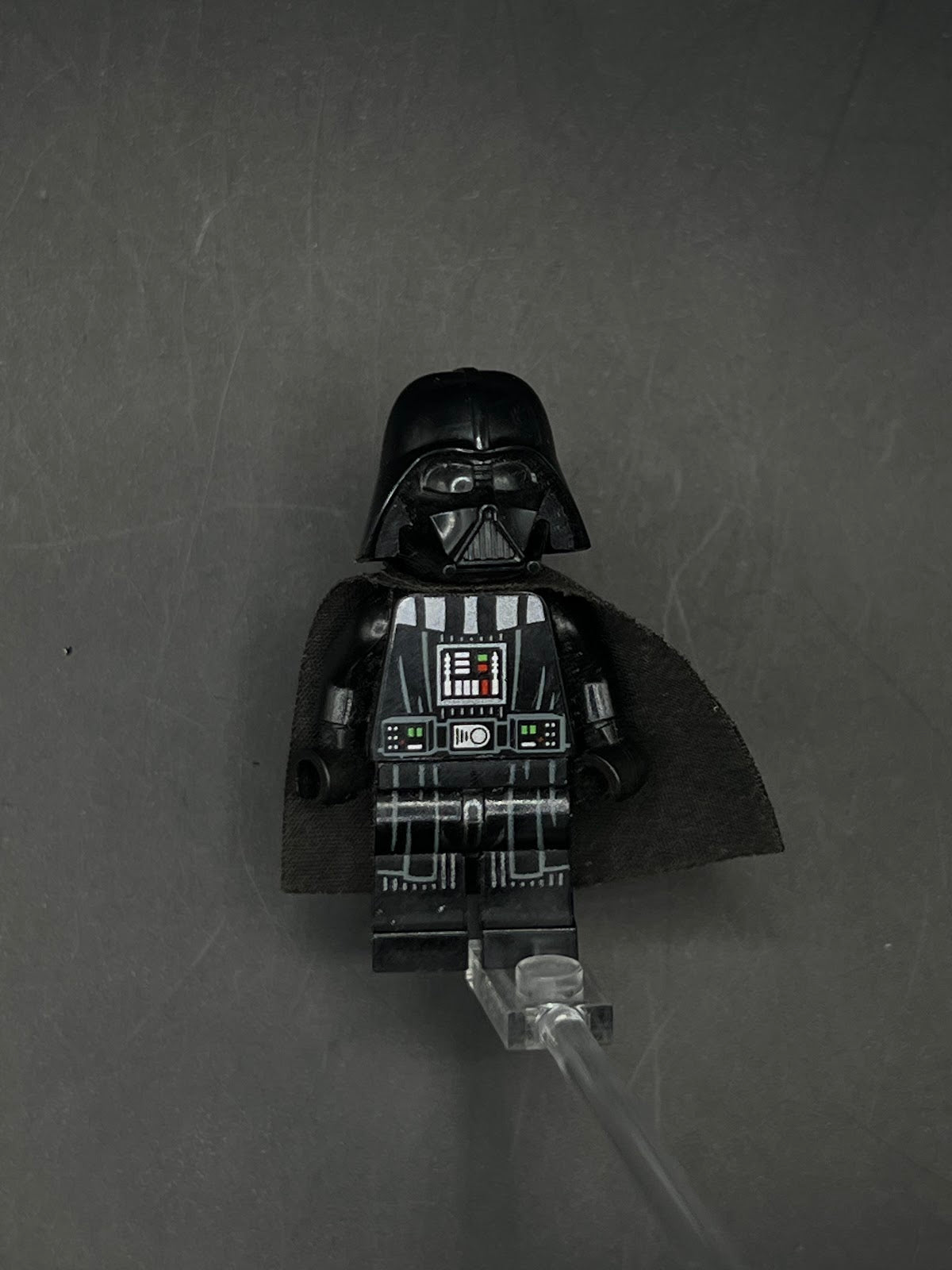 LEGO Minifigura Darth Vader Cicatriz Roja Craneo - Star Wars Épica