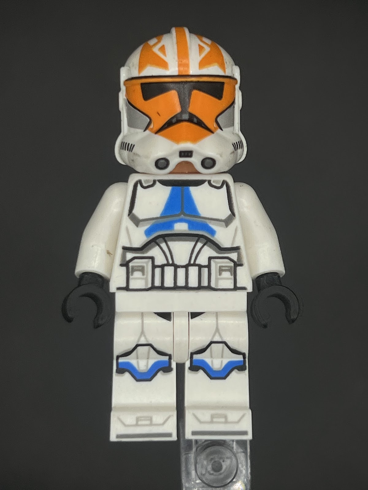 LEGO Minifigura Clone Trooper Casco Naranja Triangulo Azul - Star Wars Épica