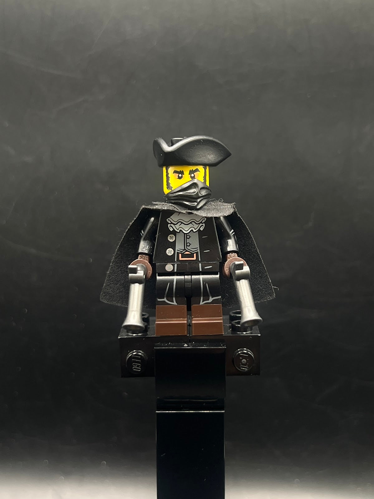 The Mystery Man (Highwayman), Series 17 (Minifigure Only without Stand and Accessories) - Foto real - DagaBlocks