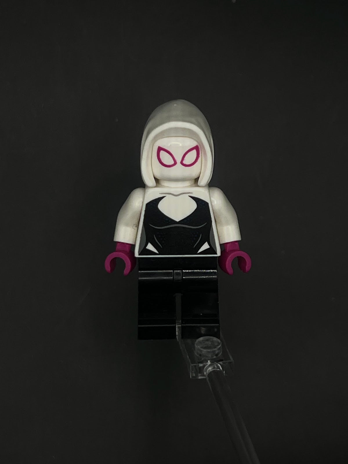 LEGO Minifigura Spider Gwen  Manos Moradas - Marvel Épica