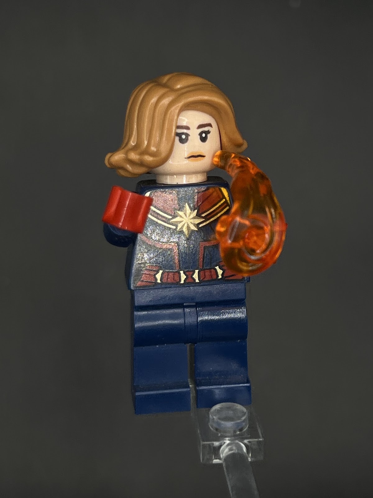LEGO Minifigura Capitana Marvel - Marvel Épica