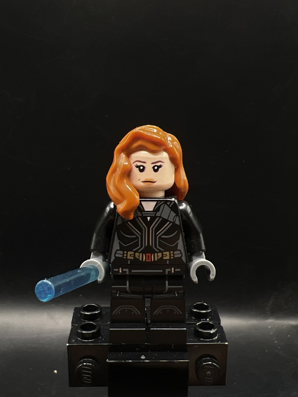 Black Widow - Black Jumpsuit, Dark Orange Mid-Length Hair, Printed Legs, Dark Bluish Gray Hands - Foto real - DagaBlocks