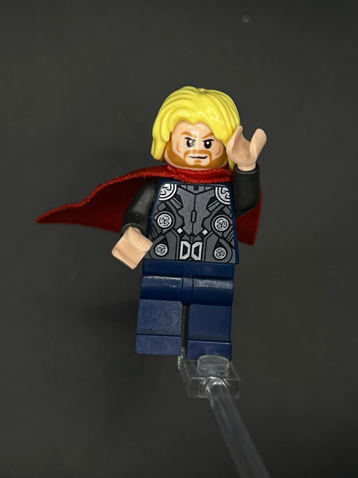 LEGO Minifigura Thor Pantalon Azul Pelo Corto Rubio - Marvel Épica