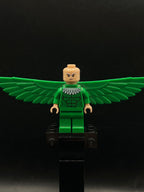 Vulture, Green Costume and Falcon Wings - Foto real - DagaBlocks