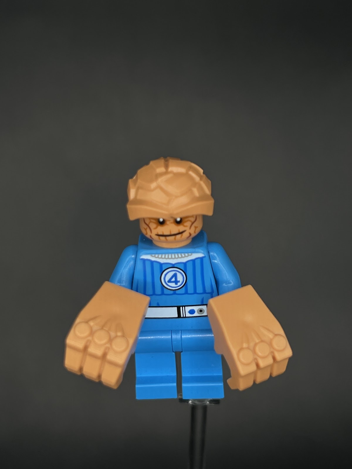 LEGO Minifigura Ben Grimm La Mole - Marvel Legendaria