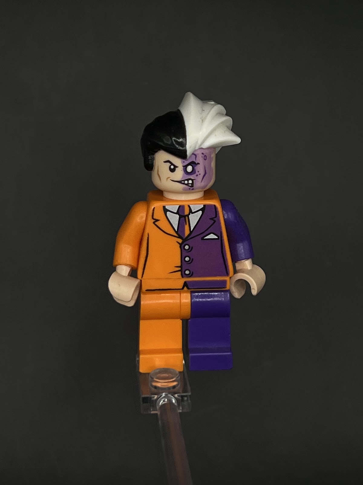 LEGO Minifigura Doble Cara Naranja Y Morado - DC Legendaria