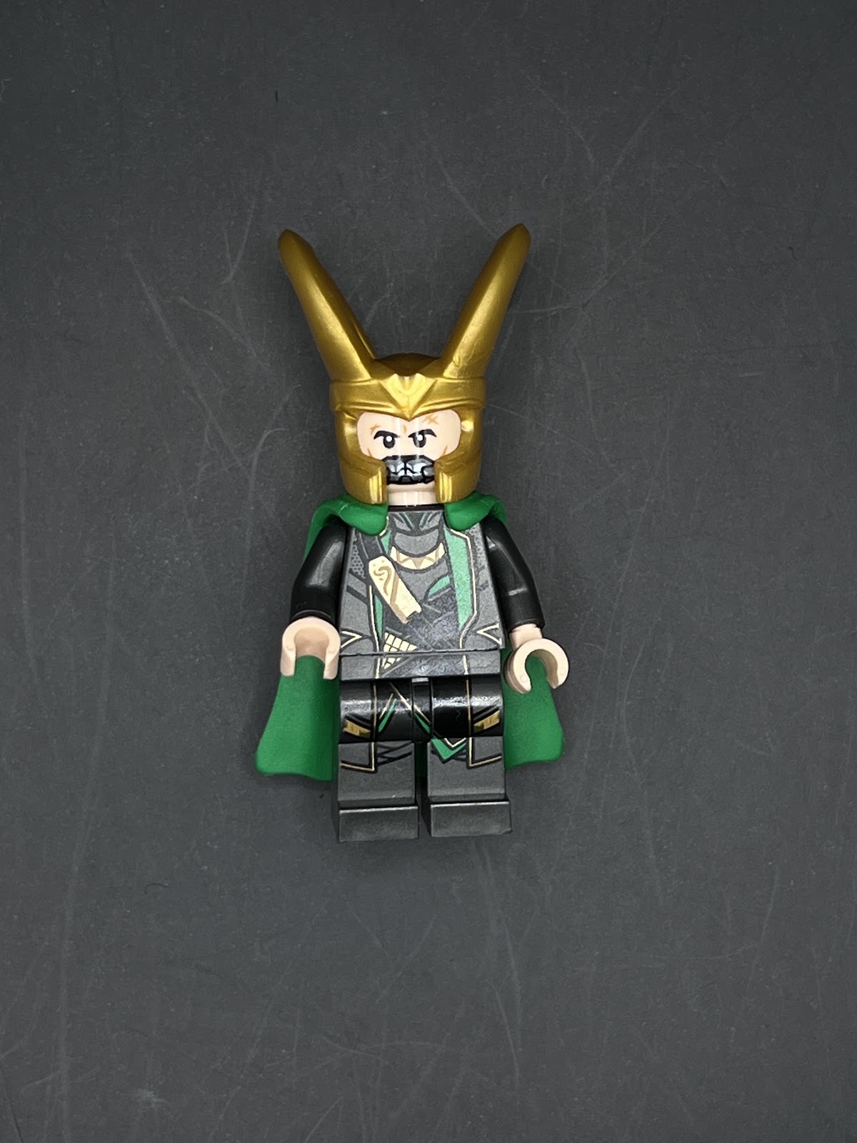 LEGO Minifigura Loki Capa De Plastico - Marvel Legendaria
