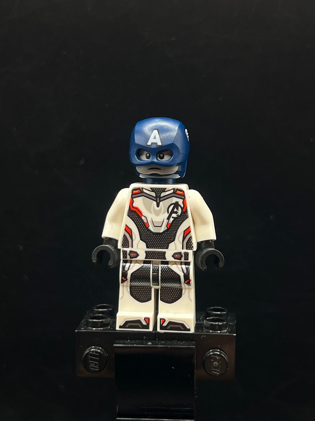 Captain America - White Jumpsuit, Helmet - Foto real - DagaBlocks