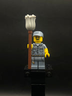 Janitor, Series 15 (Minifigure Only without Stand and Accessories) - Foto real - DagaBlocks
