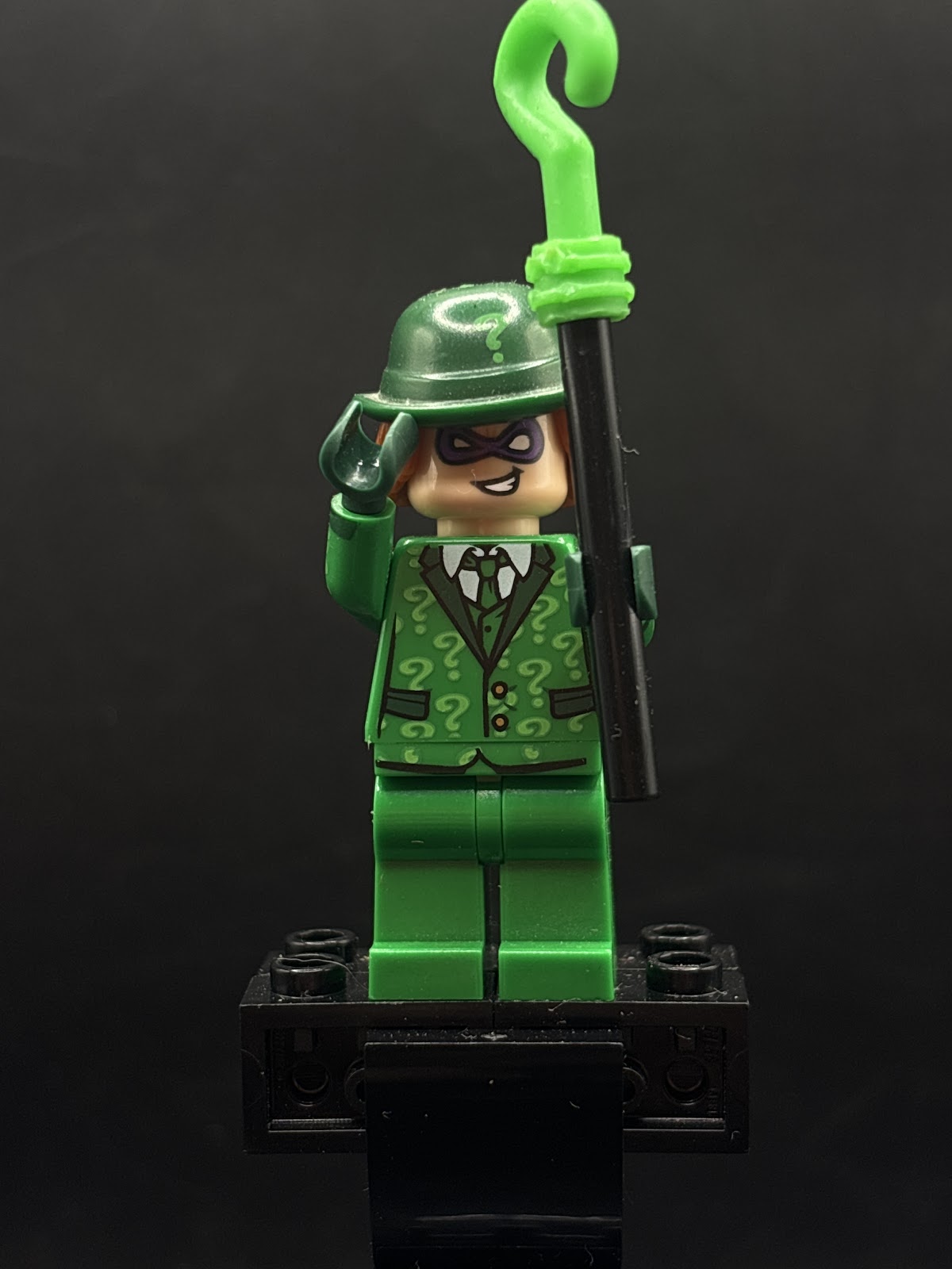 The Riddler - Suit and Tie, Hat with Hair - Foto real - DagaBlocks