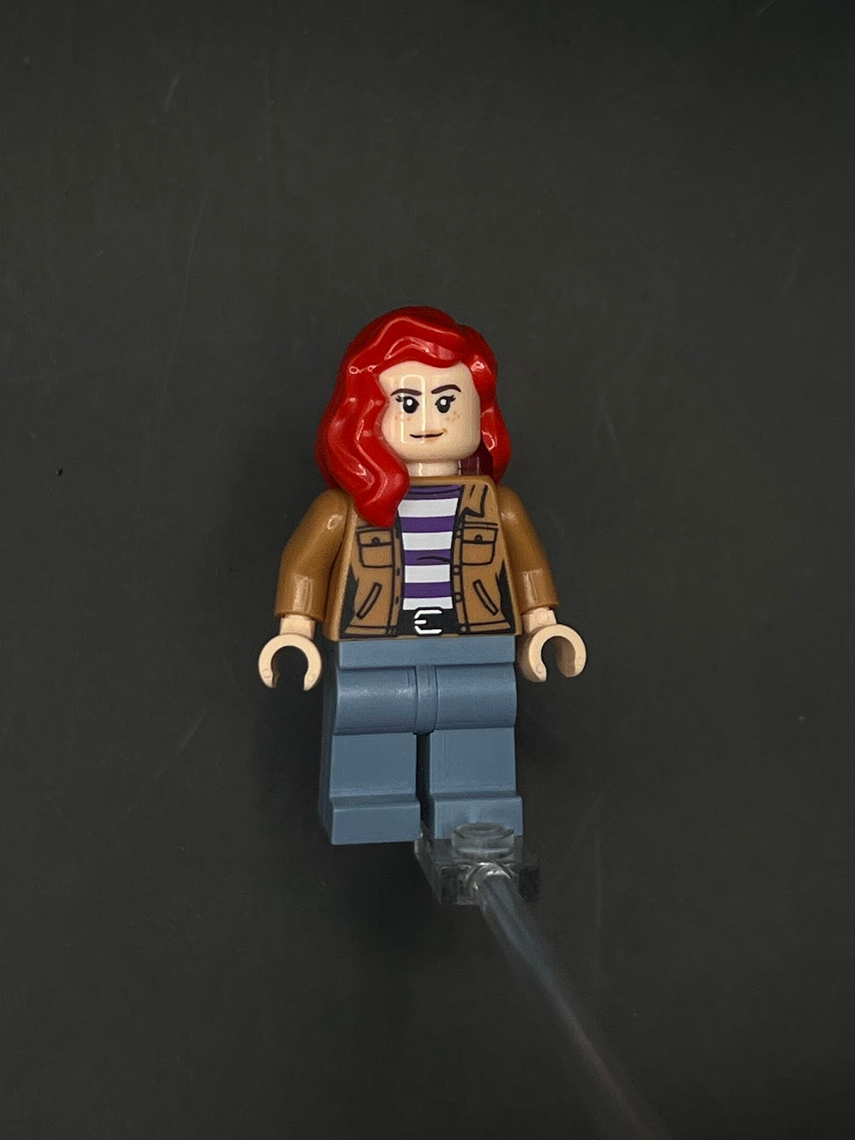 LEGO Minifigura Mary Jane Pelo Rojo Chamarra Café - Marvel Legendaria