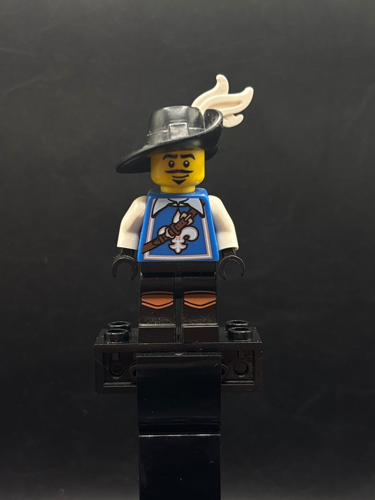 Musketeer, Series 4 (Minifigure Only without Stand and Accessories) - Foto real - DagaBlocks