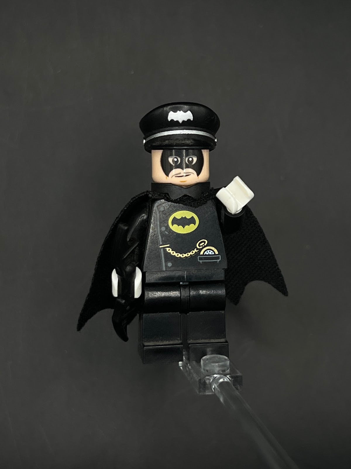 LEGO Minifigura Alfred Batman - DC Legendaria