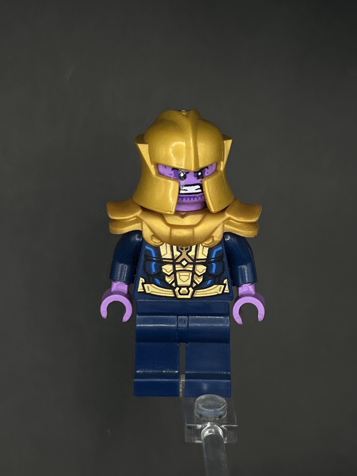 LEGO Minifigura Thanos Casco Forma T - Marvel Épica