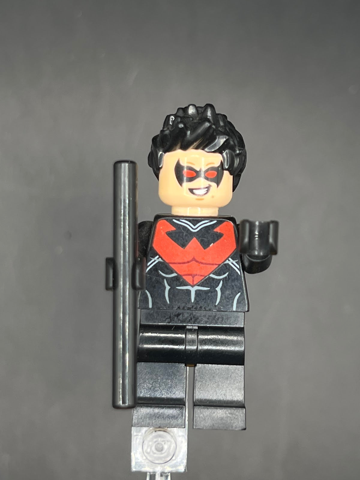 LEGO Minifigura Nightwing Ojos Rojos - DC Épica