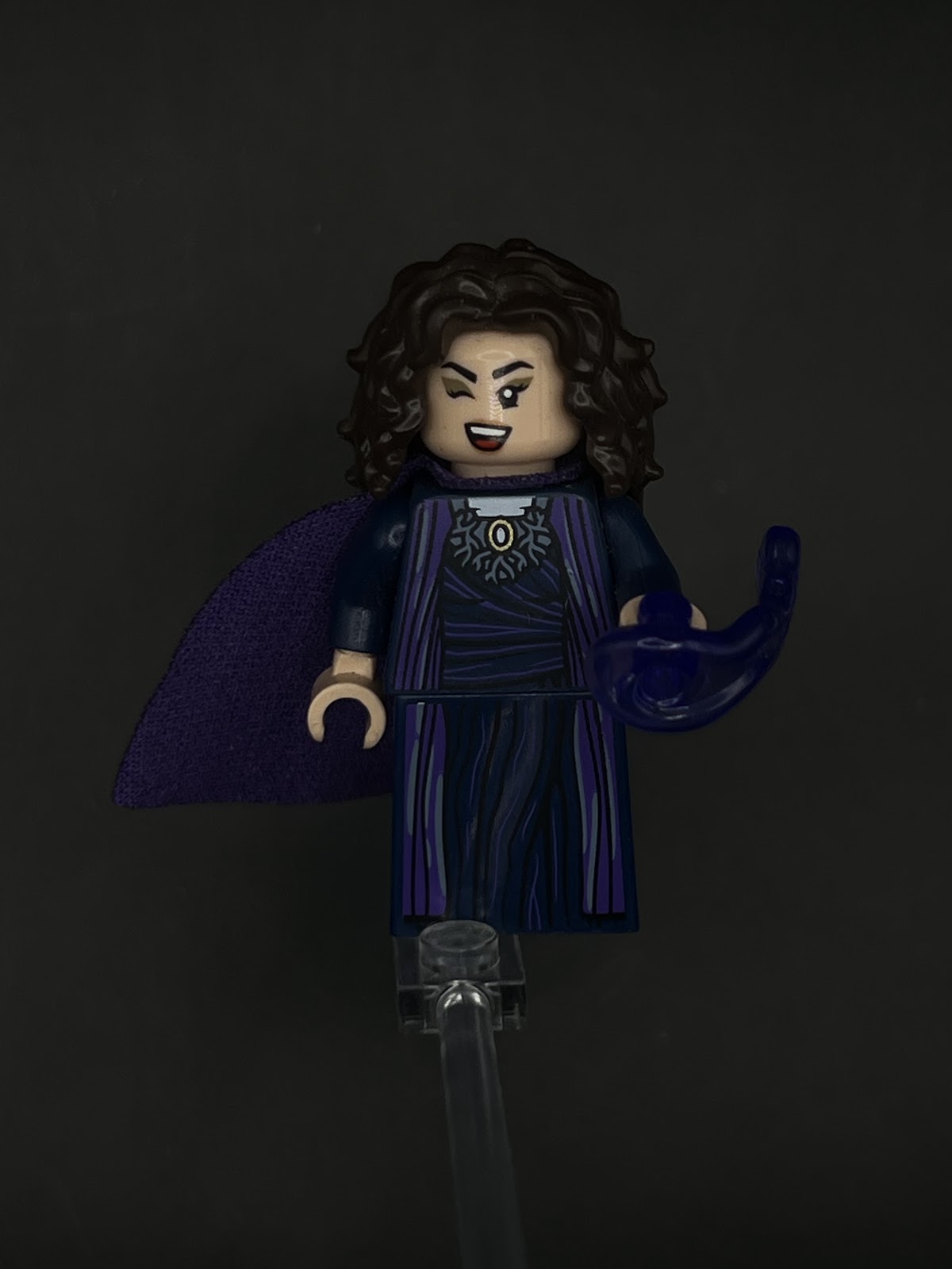 LEGO Minifigura Agatha Harkness - Marvel Épica