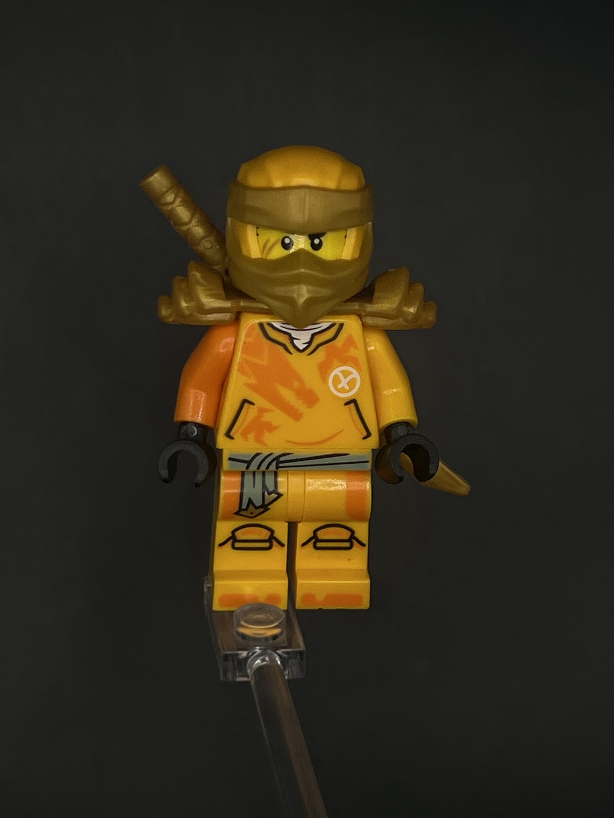 LEGO Minifigura Arin Dorado - Ninjago Épica