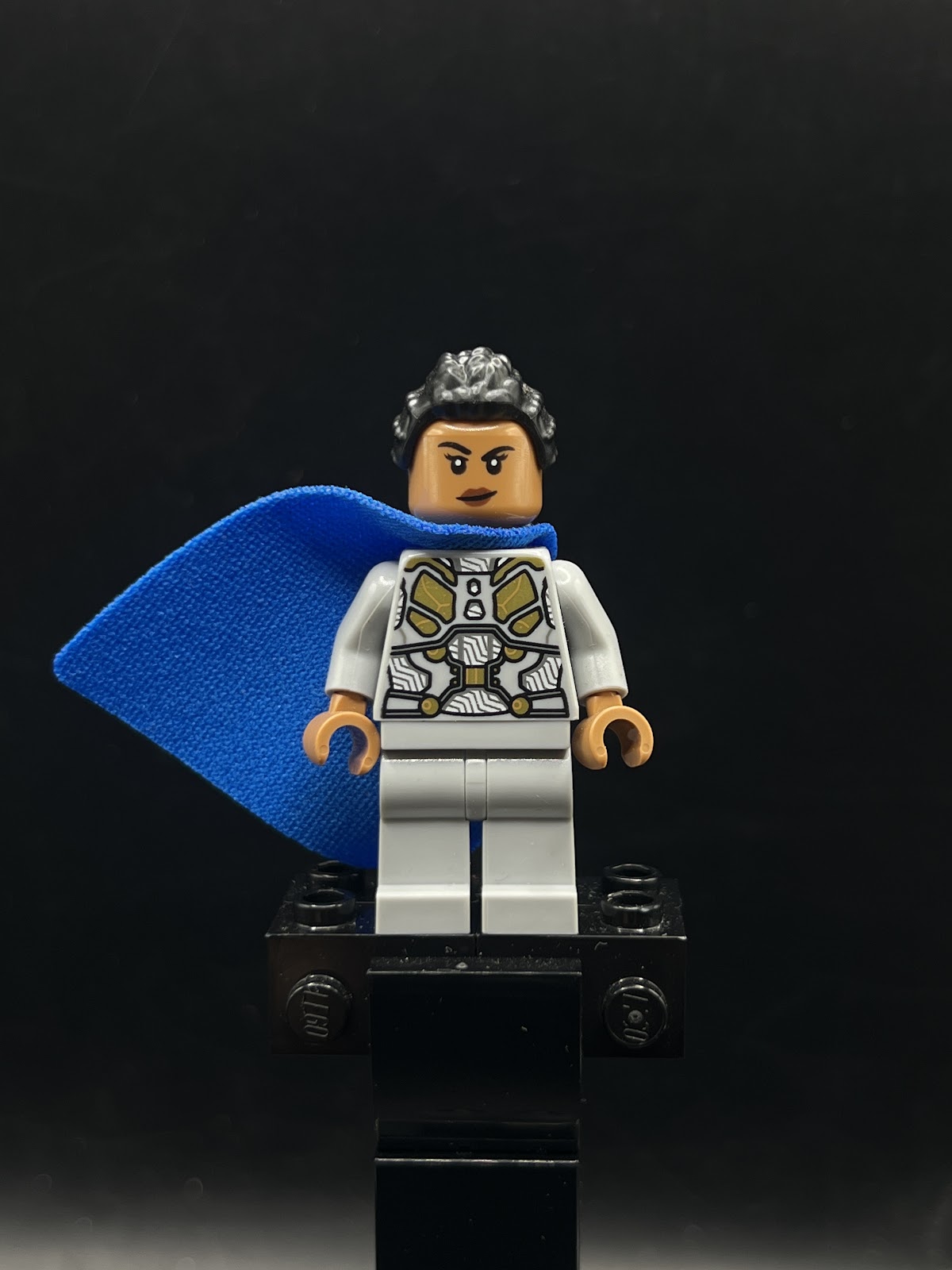 Valkyrie - Light Bluish Gray Suit - Foto real - DagaBlocks