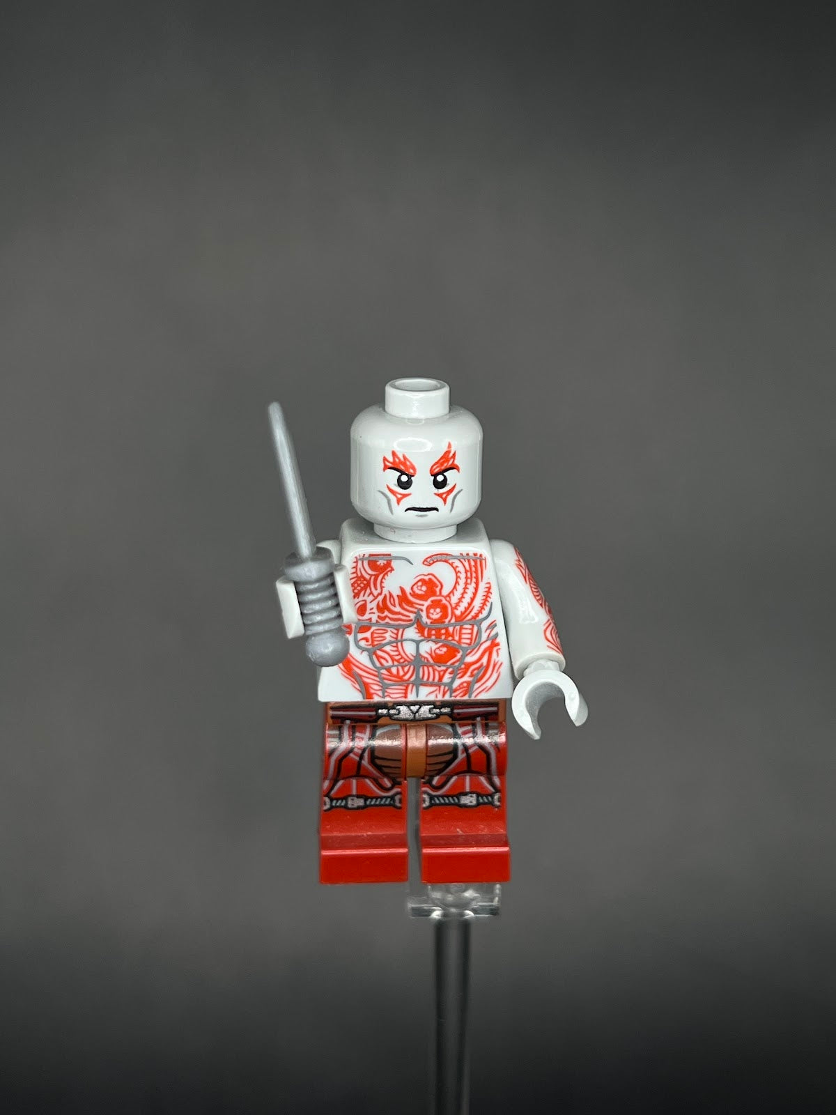 LEGO Minifigura Drax Dark Red Legs - Marvel Legendaria