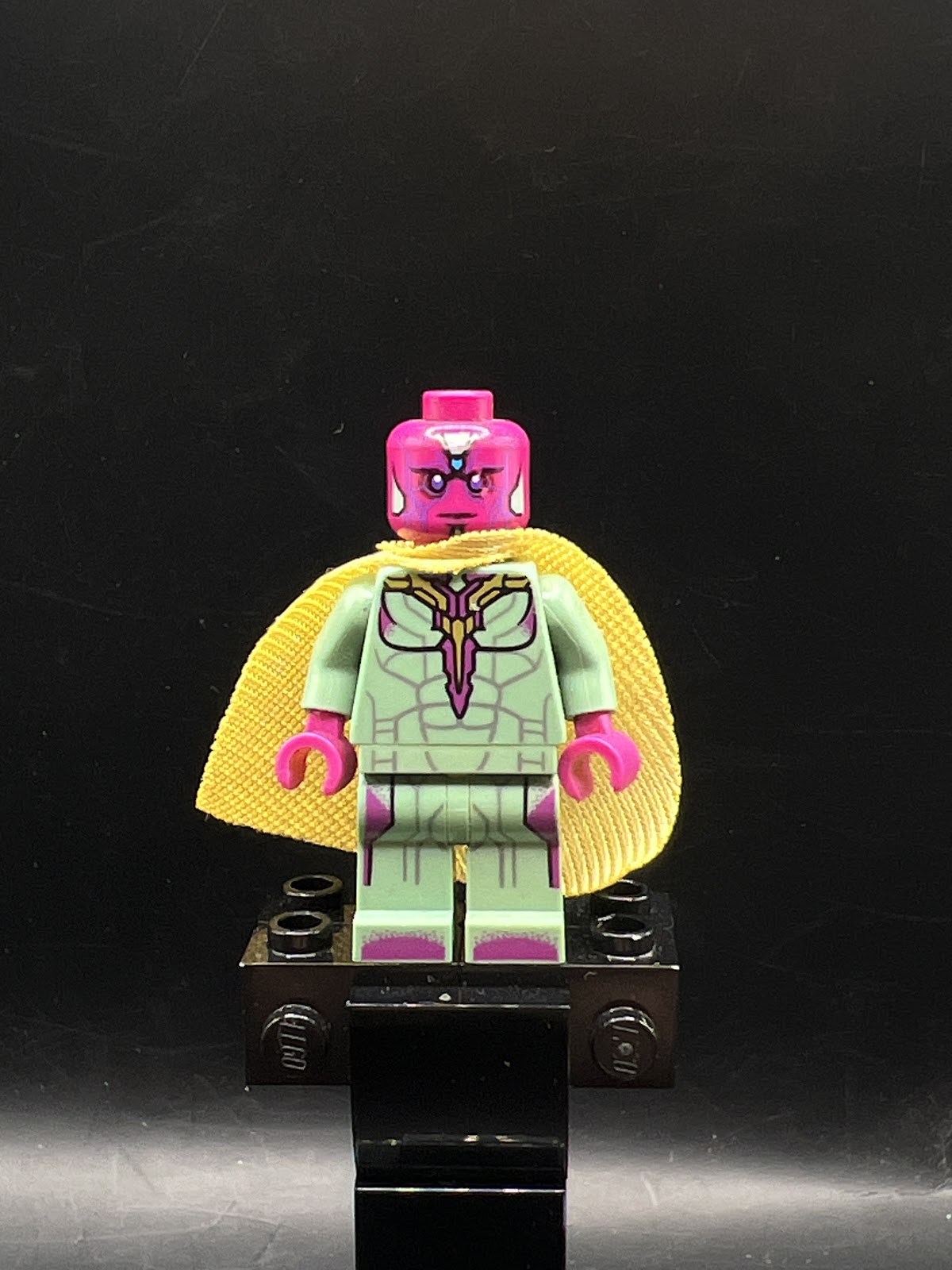 Vision - Sand Green, Yellow Spot on Forehead - Foto real - DagaBlocks