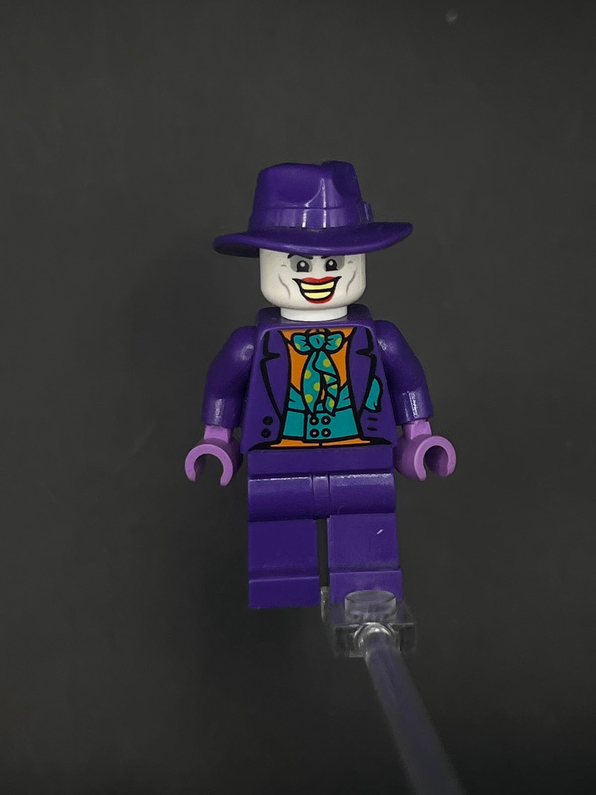 LEGO Minifigura Joker Turquesa Y Morado - DC Épica