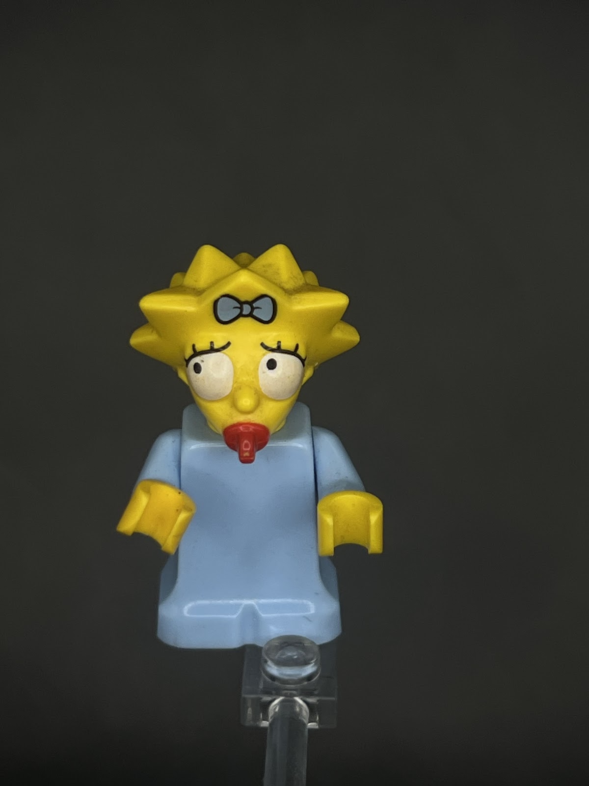 LEGO Minifigura Maggie Simpson - Colección Épica