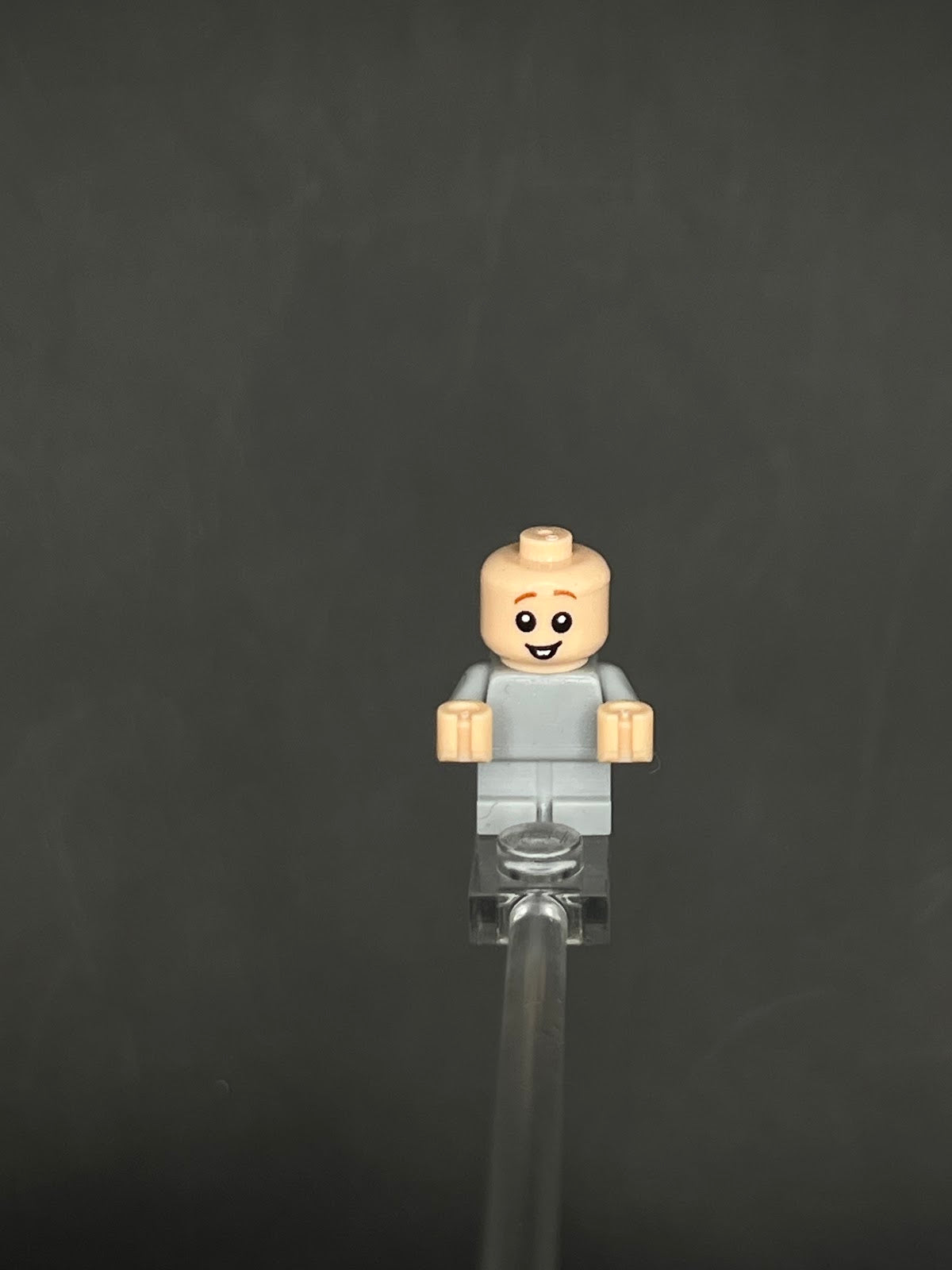 LEGO Minifigura Gru Jr - Disney Épica