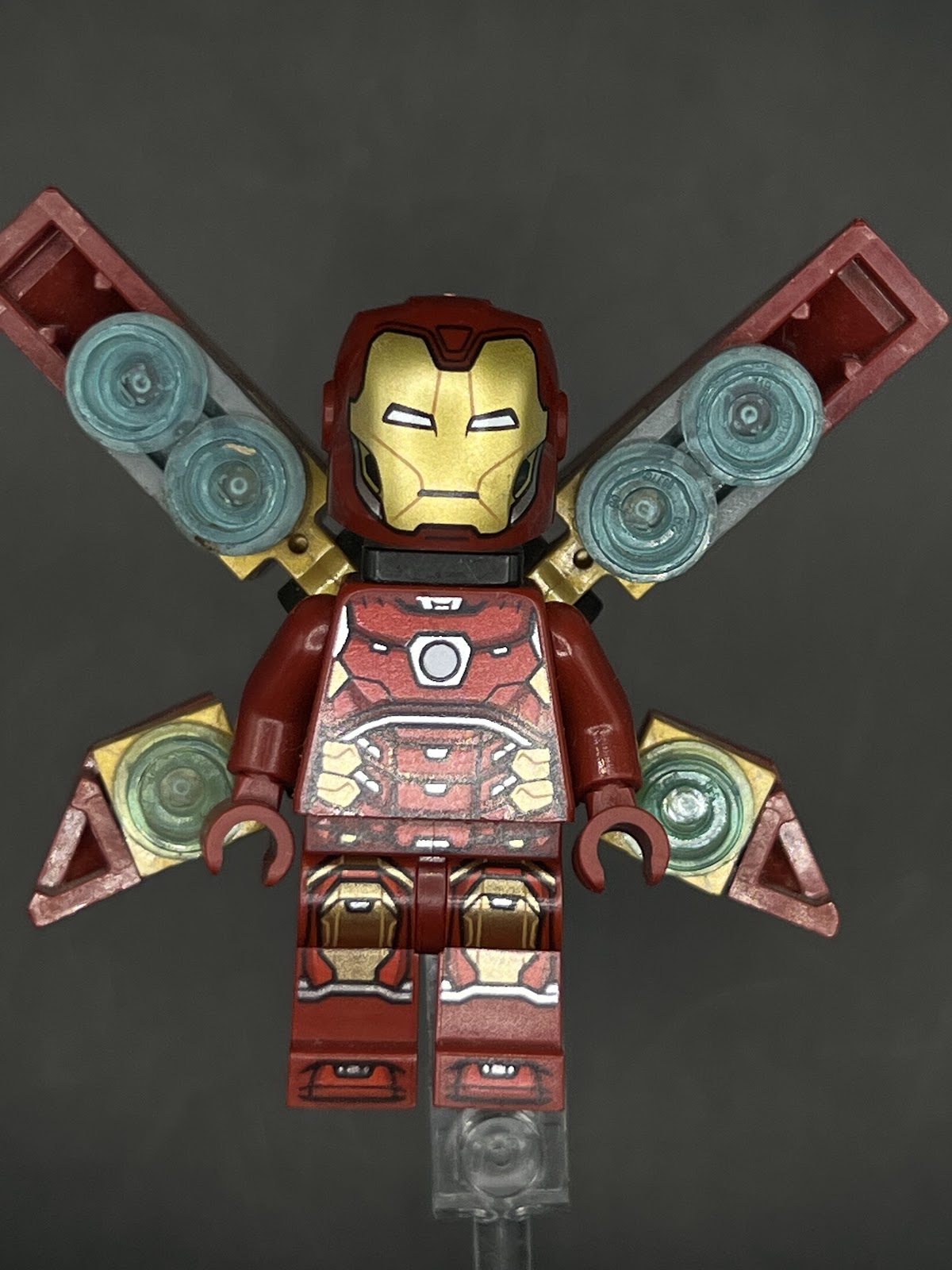 LEGO Minifigura Iron Man Silver Hexagon - Marvel Épica