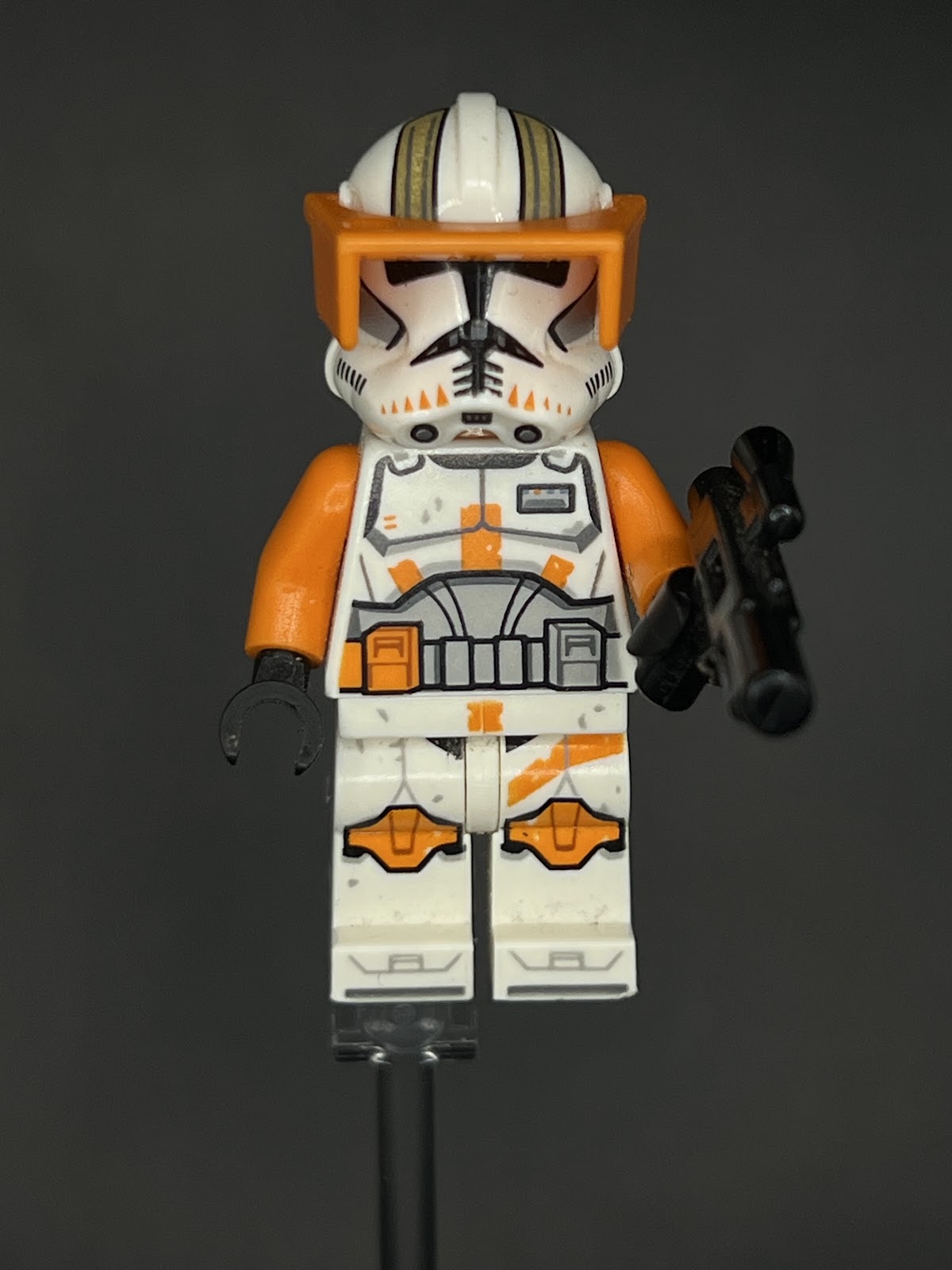 LEGO Minifigura Clon Trooper Con Casco Naranja (Cody) - Star Wars Legendaria