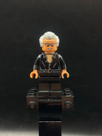 Dr. Ian Malcolm - Partially Open Shirt, Light Bluish Gray Hair - Foto real - DagaBlocks