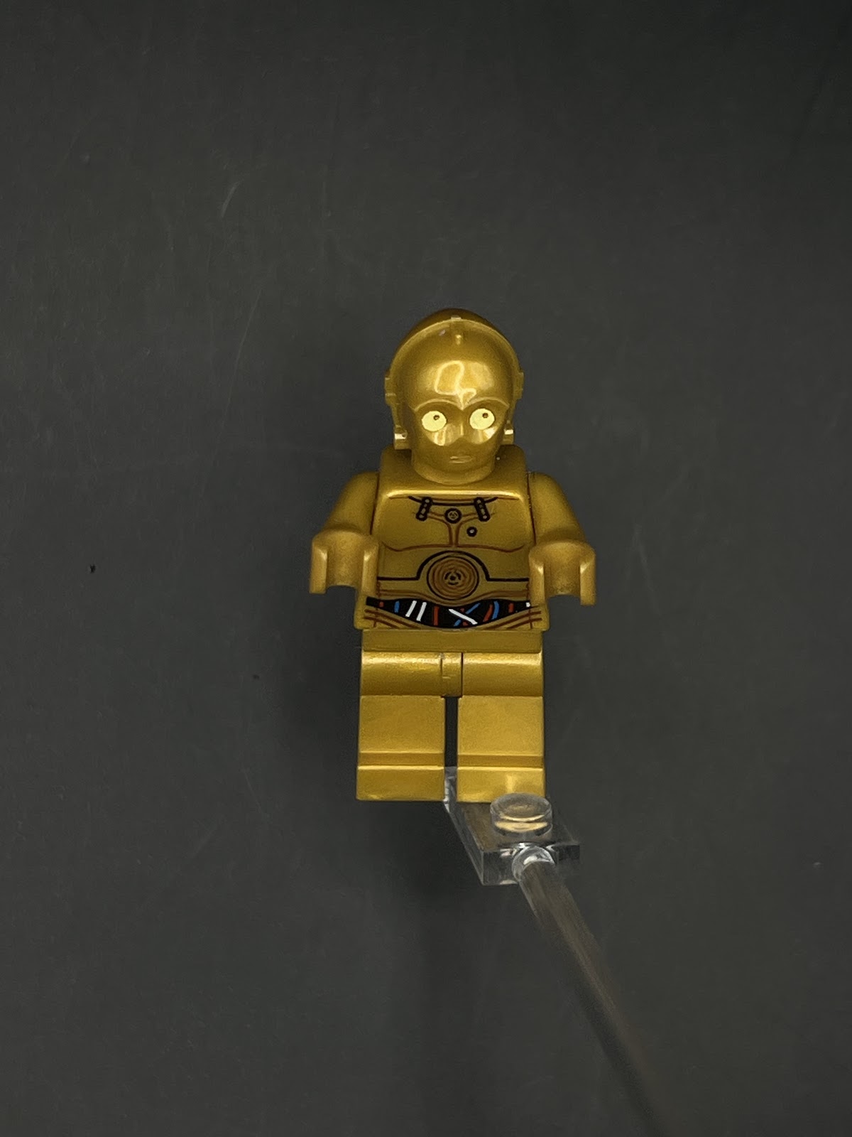 LEGO Minifigura C-3Po Cables Coloridos - Star Wars Épica