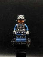 ACU Pilot - Male, Black Aviator Cap with Dark Bluish Gray Goggles, Reddish Brown Head - Foto real - DagaBlocks