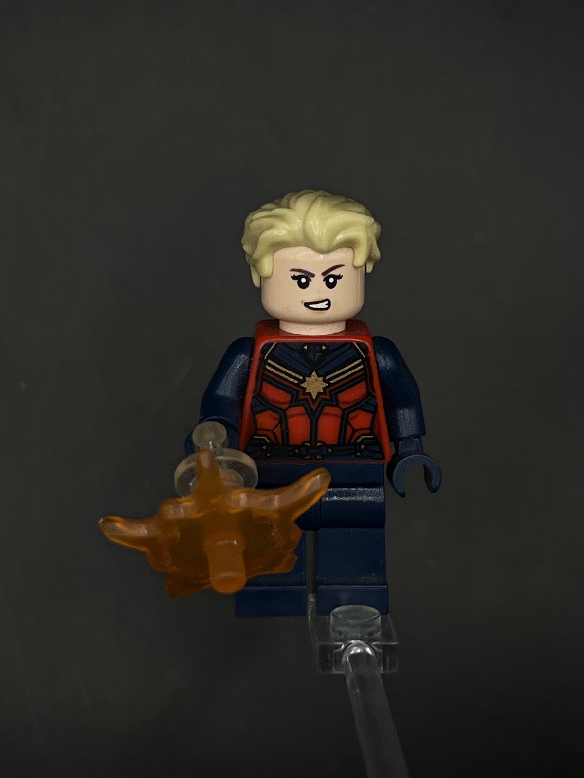 LEGO Minifigura Capitana Marvel Pelo Corto - Marvel Épica