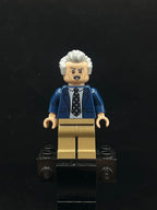 J. Jonah Jameson - Dark Blue Suit, Light Bluish Gray Hair - Foto real - DagaBlocks