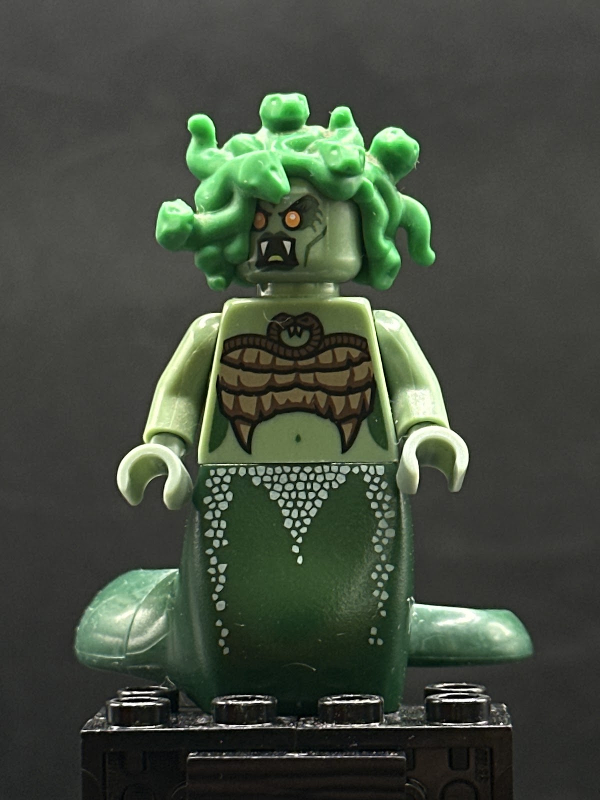 Medusa, Series 10 (Minifigure Only without Stand and Accessories) - Foto real - DagaBlocks