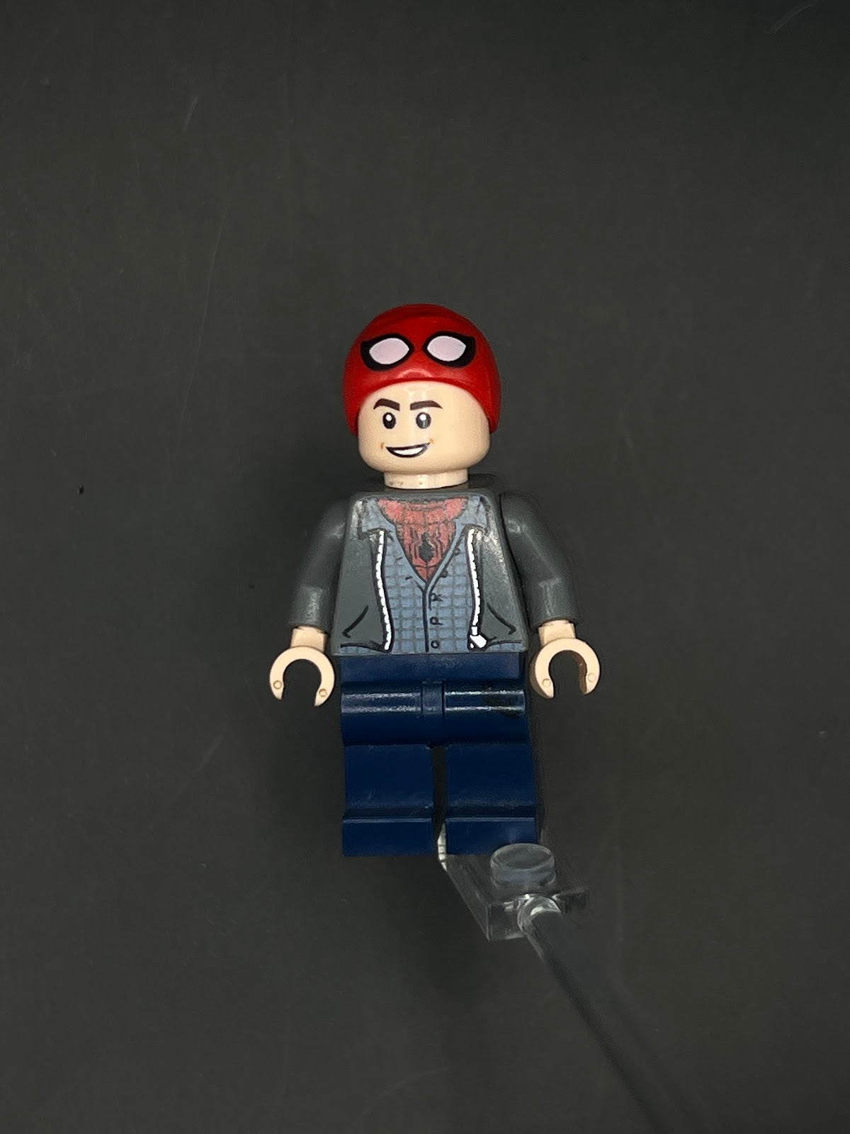LEGO Minifigura Peter Parker Mascara A La Mitad - Marvel Legendaria