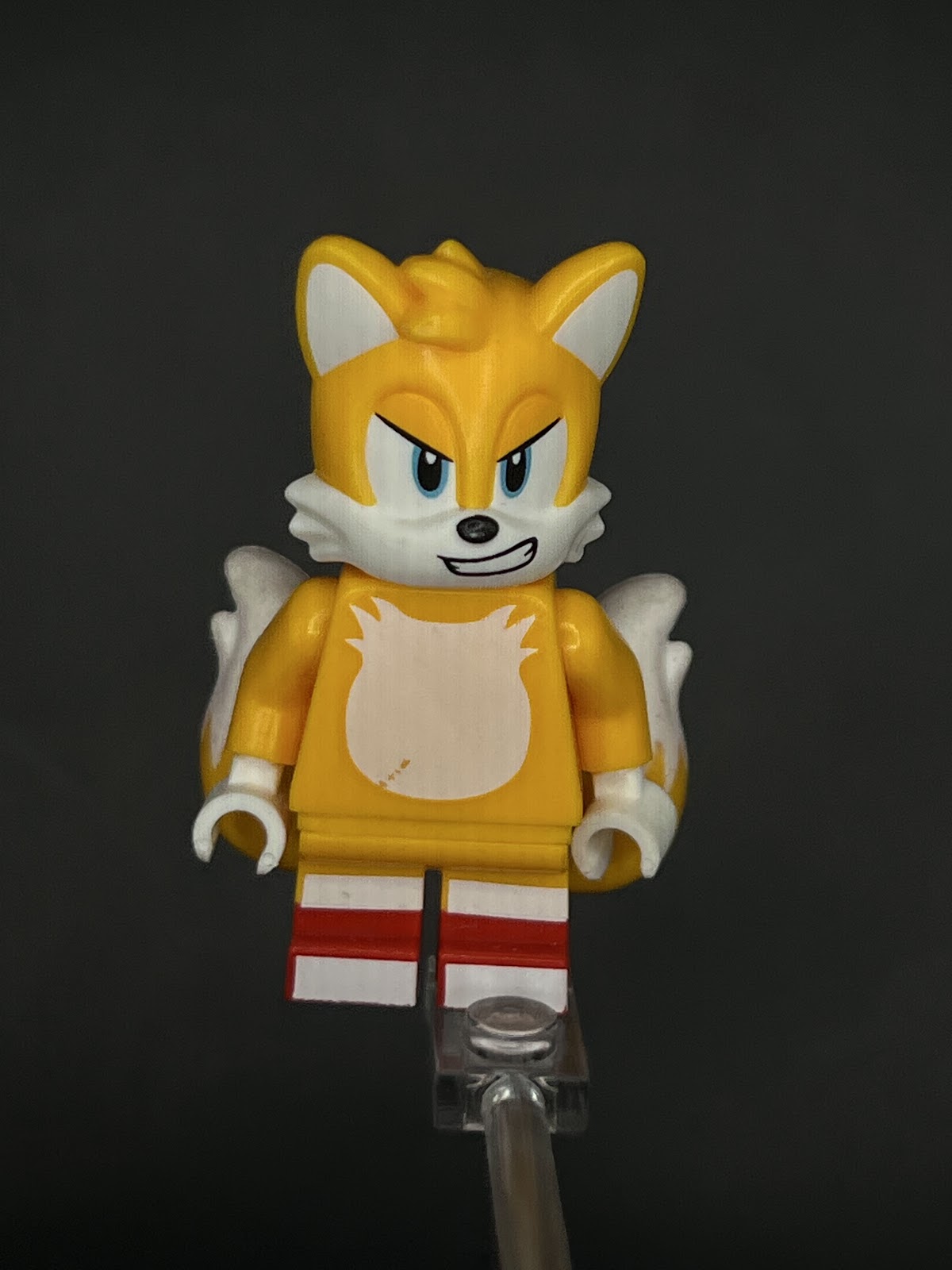 LEGO Minifigura Tails Angry - Disney Épica
