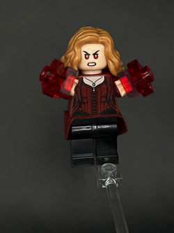 LEGO Minifigura Wanda Maximoff Traje Rojo Con Falda Atrás - Marvel Épica