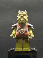 Gamorrean Guard - Olive Green, Dark Tan Hips - Foto real - DagaBlocks
