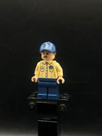 Park Worker - Female, Tan Shirt, Dark Blue Legs and Cap - Foto real - DagaBlocks