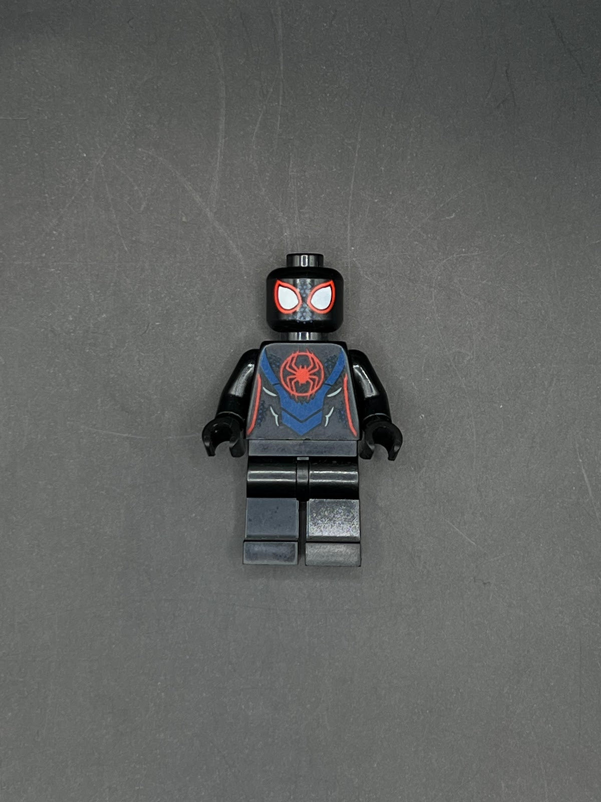 LEGO Minifigura Miles Morales Spiderverse - Marvel Legendaria