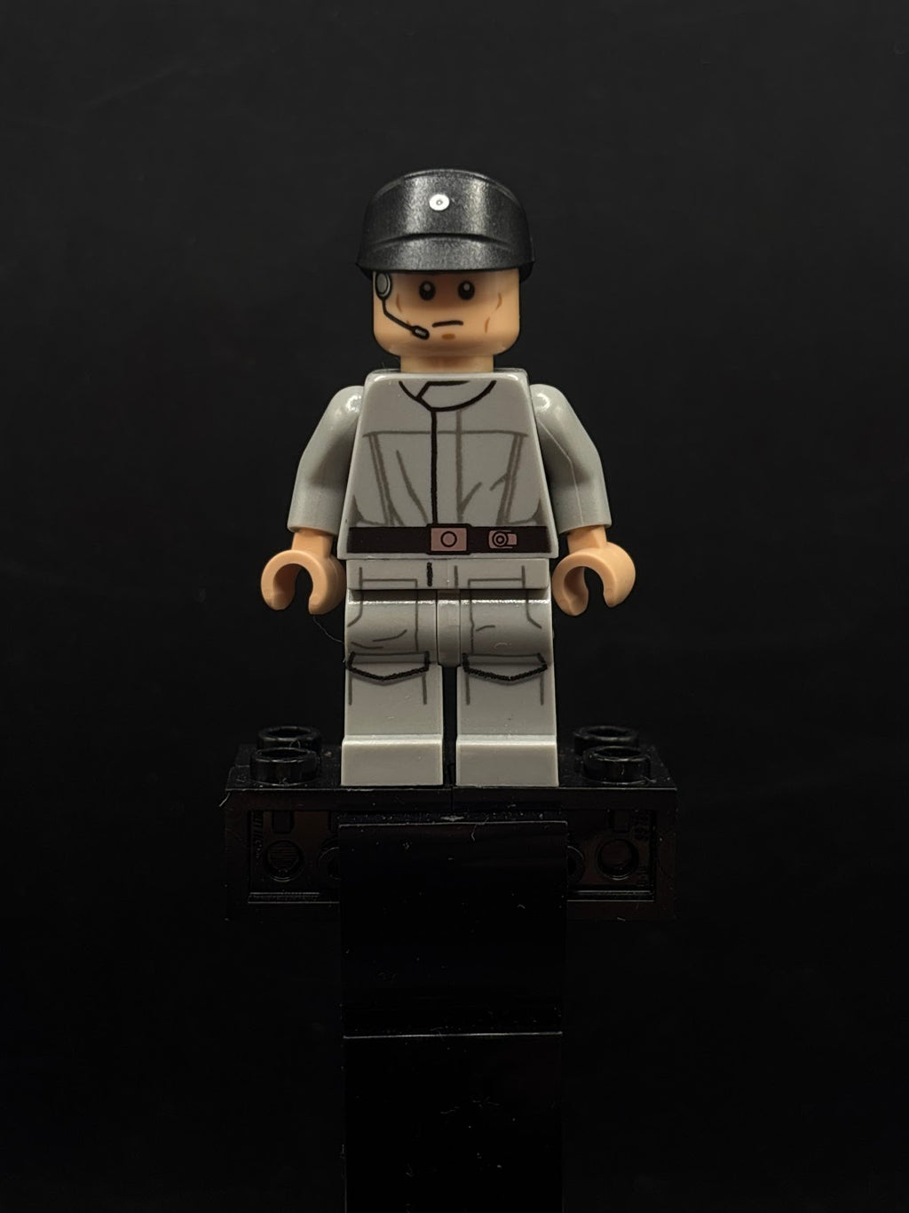 Imperial Crew - Black Cap, Closed Mouth - Foto real - DagaBlocks