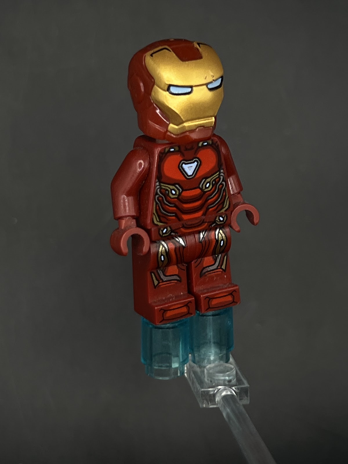 LEGO Minifigura Iron Man Mark 50 - Marvel Épica