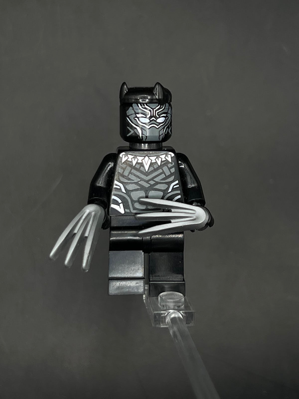 LEGO Minifigura Pantera Negra Detalles Grises - Marvel Épica