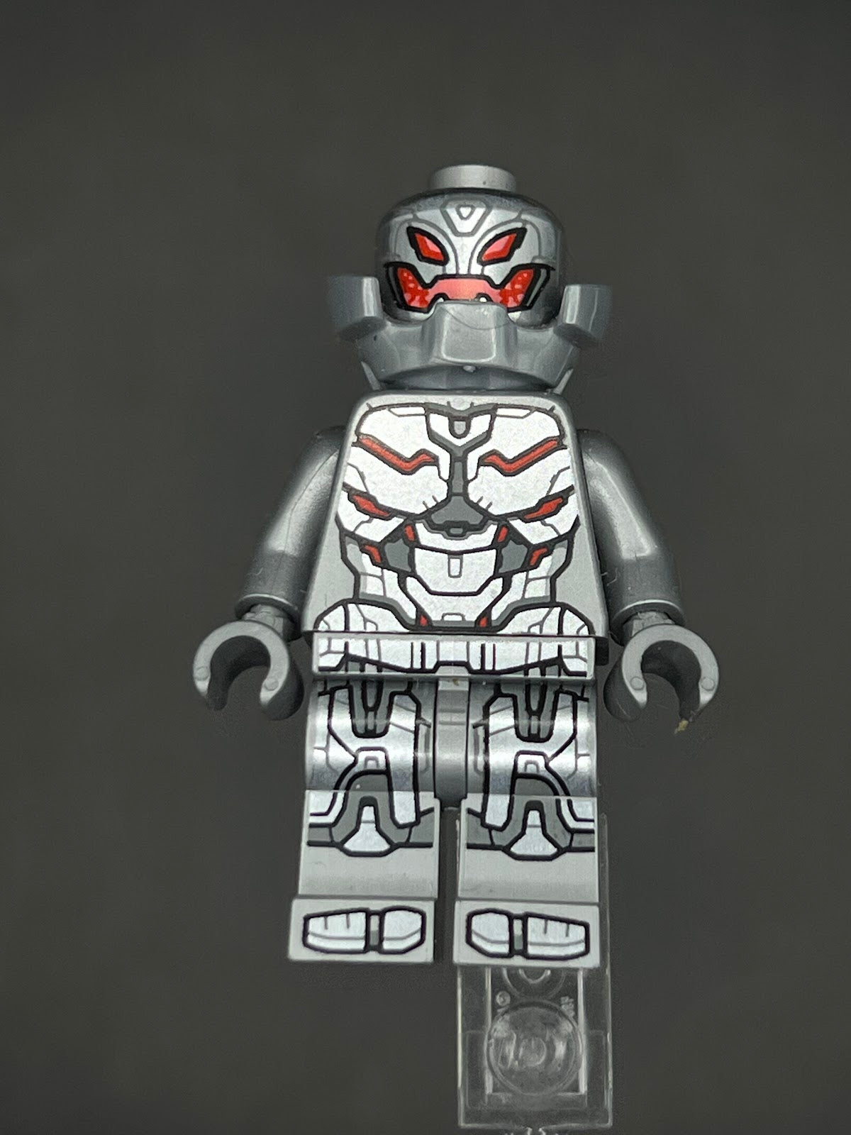 LEGO Minifigura Ultron - Marvel Épica