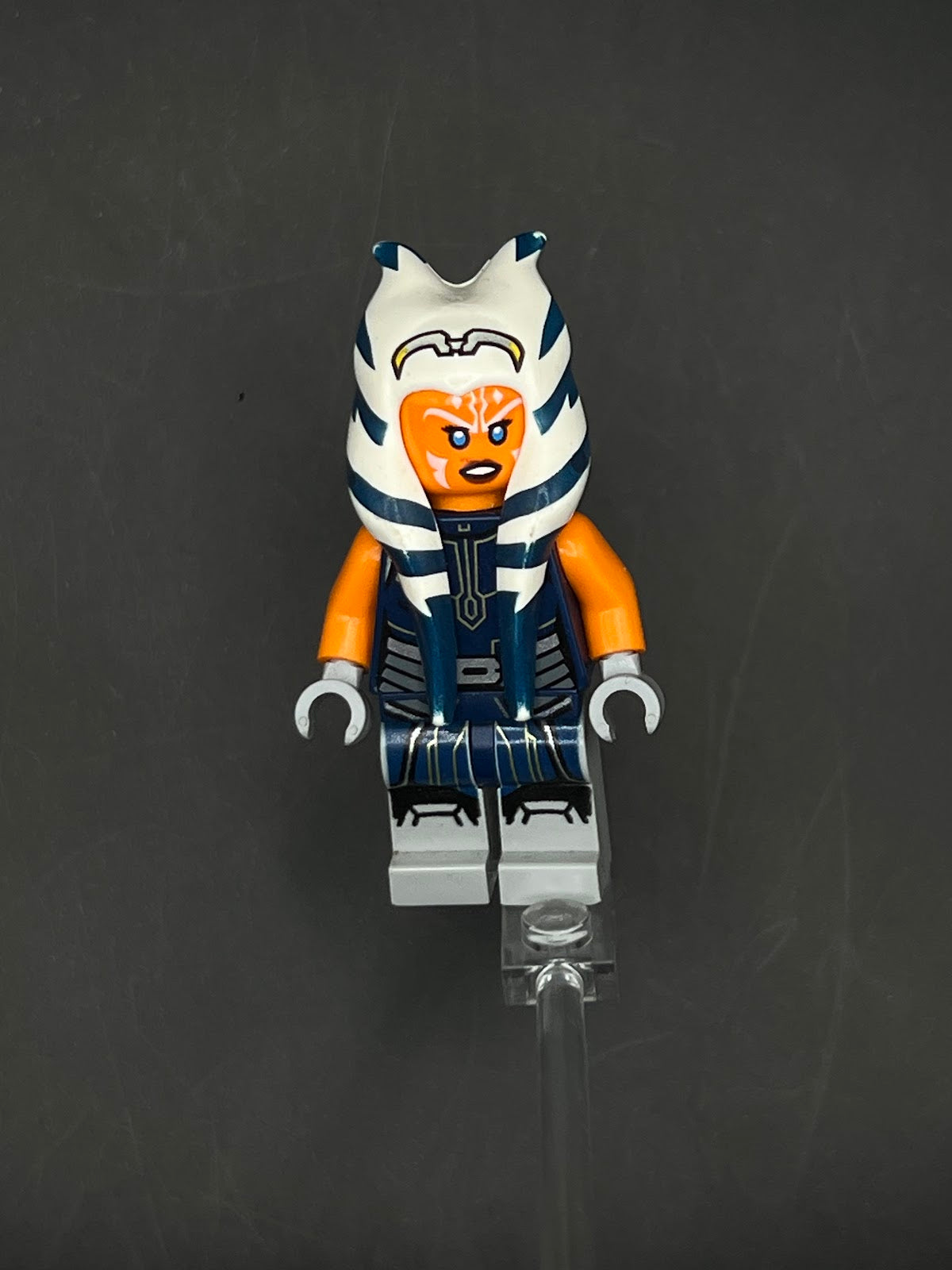 LEGO Minifigura Ahsoka Tano Traje Azul Marino - Star Wars Legendaria