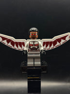 Falcon - Light Bluish Gray and Dark Red Wings - Foto real - DagaBlocks